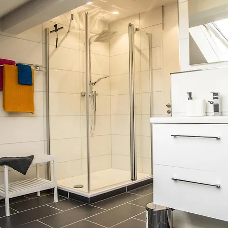 Raum-wunder Mit Kueche Und Smart-tv