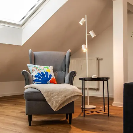 Raum-wunder Mit Kueche Und Smart-tv كارلسروه