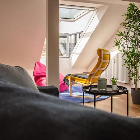 Raum-wunder Mit Kueche Und Smart-tv شقة